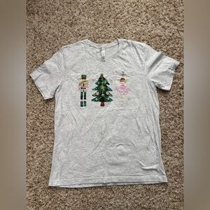 Women’s Gray Holiday Nutcracker & Ballerina Graphic Tee Size L Cotton